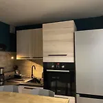 Apartamento Près De La Avec Balcon Et Parking Privé - Fr-1-336-69