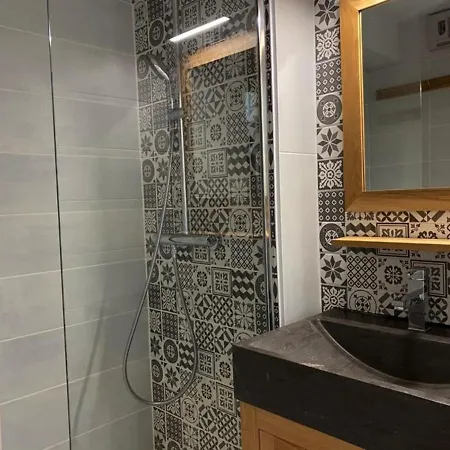 Apartmán Pres De La Avec Balcon Et Parking Prive - Fr-1-336-69 *