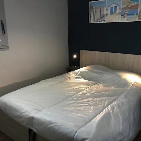 Pres De La Avec Balcon Et Parking Prive - Fr-1-336-69 Apartment *