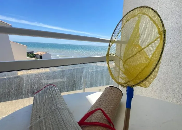 Pres De La Avec Balcon Et Parking Prive - Fr-1-336-69 *