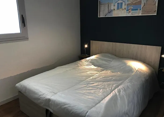 Pres De La Avec Balcon Et Parking Prive - Fr-1-336-69 דירה *