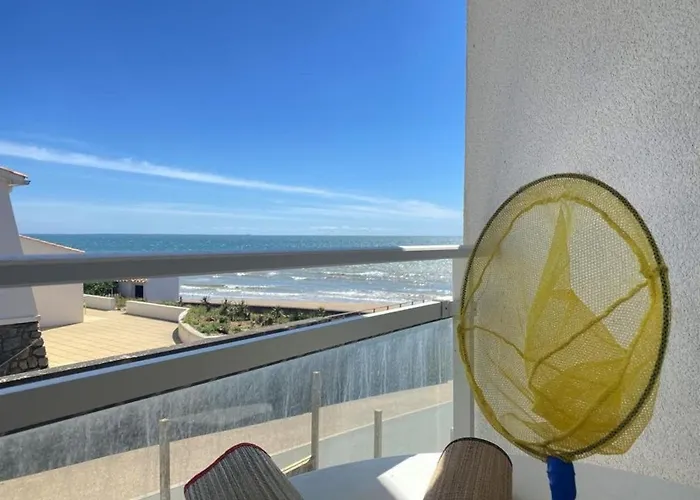 Pres De La Avec Balcon Et Parking Prive - Fr-1-336-69